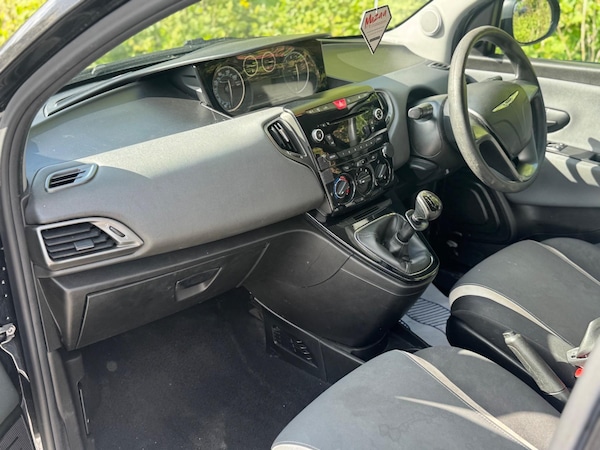 Used Chrysler Ypsilon 2014 for sale - 74553582: Photo 12