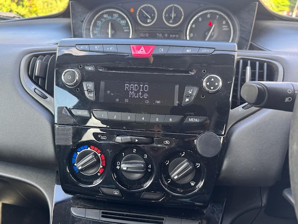Used Chrysler Ypsilon 2014 for sale - 74553582: Photo 22