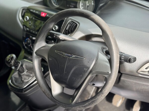 Used Chrysler Ypsilon 2014 for sale - 74553582: Photo 25