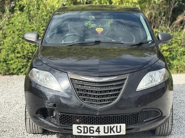 Used Chrysler Ypsilon 2014 for sale - 74553582: Photo 2