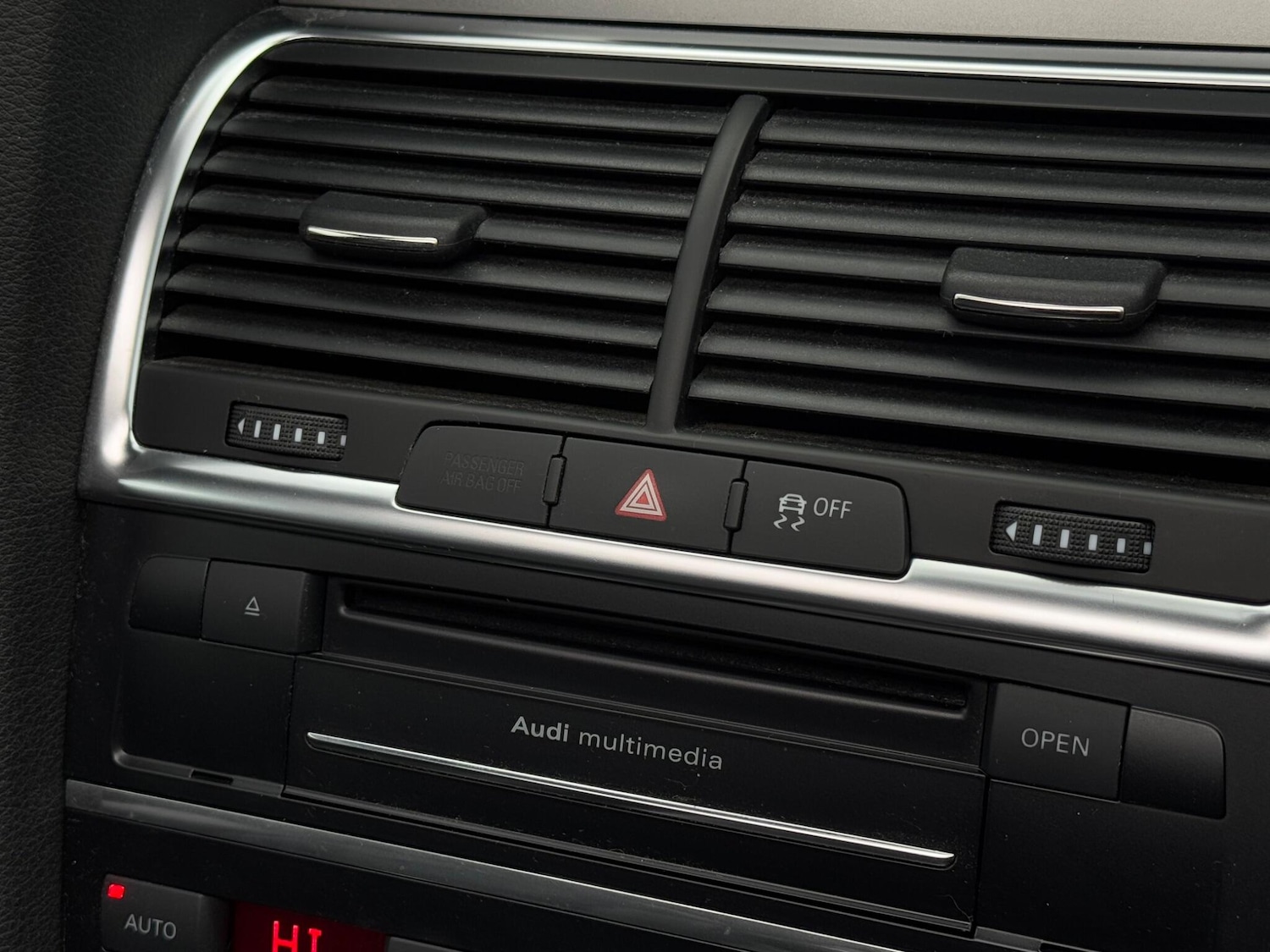 Used Audi Q7 2014 for sale - 76215035: Photo 31