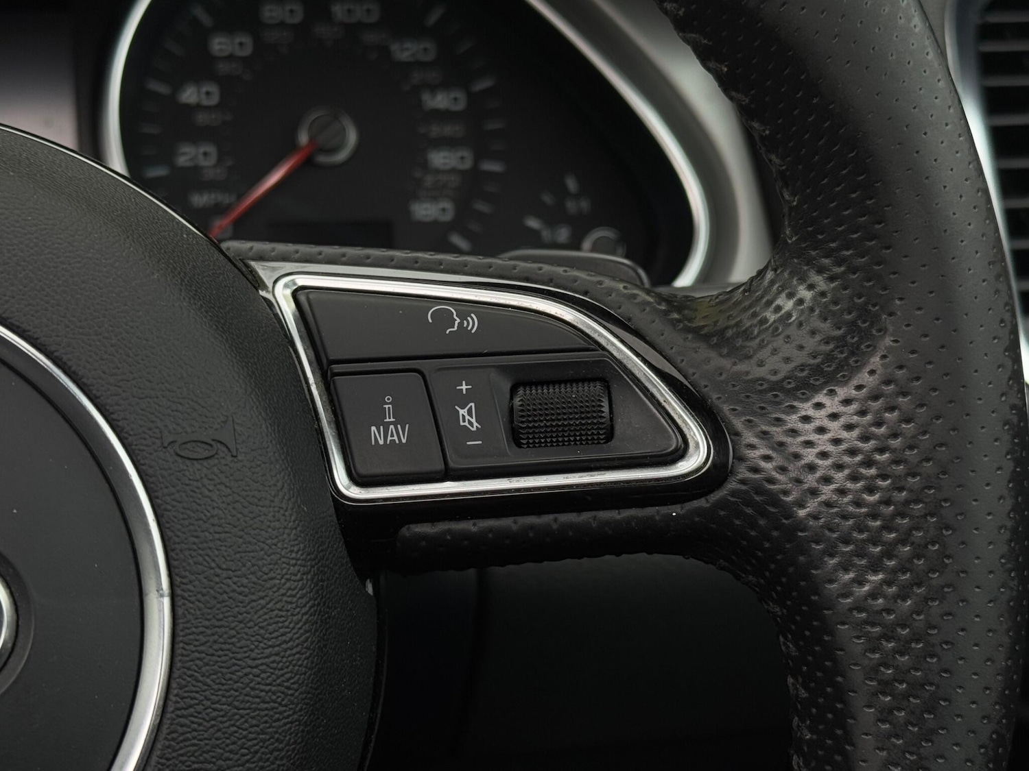 Used Audi Q7 2014 for sale - 76215035: Photo 41