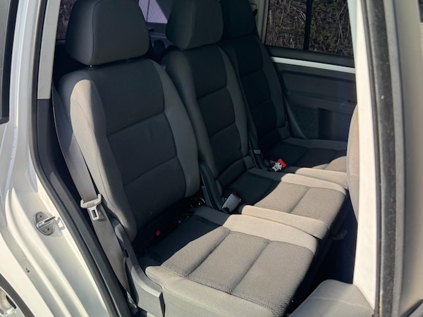 Used Volkswagen Touran 2011 for sale - 74243032: Photo 20