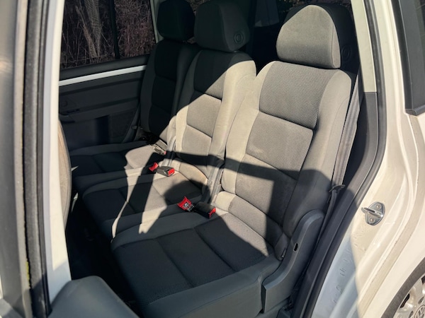 Used Volkswagen Touran 2011 for sale - 74243032: Photo 21