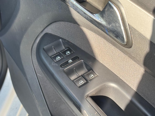 Used Volkswagen Touran 2011 for sale - 74243032: Photo 39