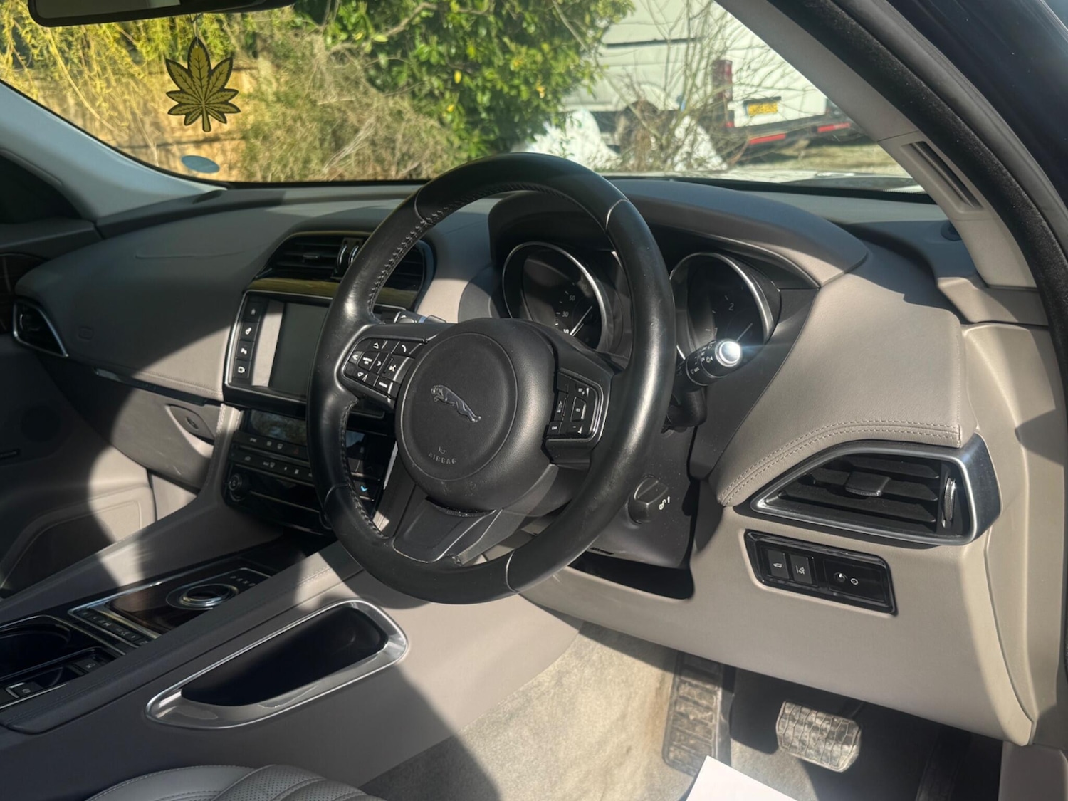 Used Jaguar F-Pace 2016 for sale - 77957568: Photo 16