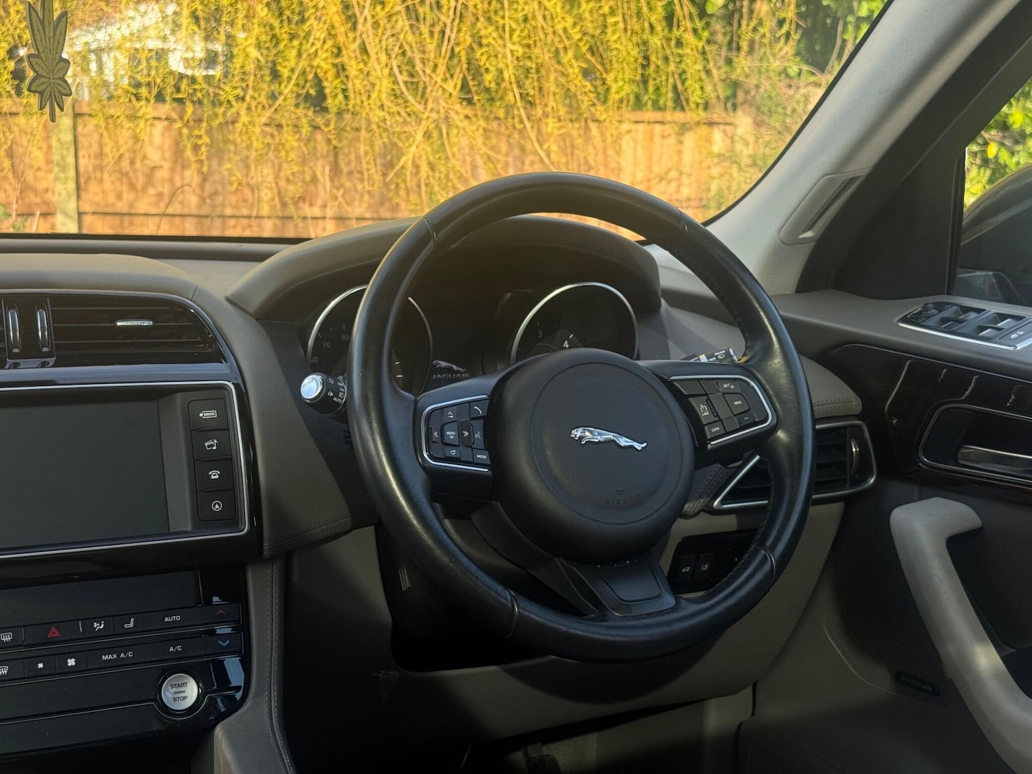 Used Jaguar F-Pace 2016 for sale - 77957568: Photo 17