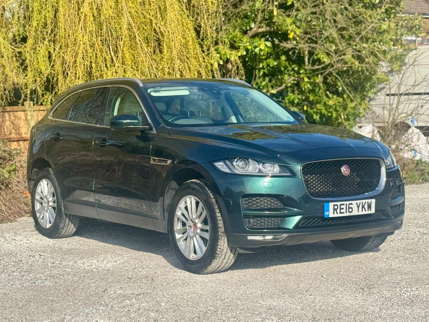 Used Jaguar F-Pace 2016 for sale - 77957568: Photo 2