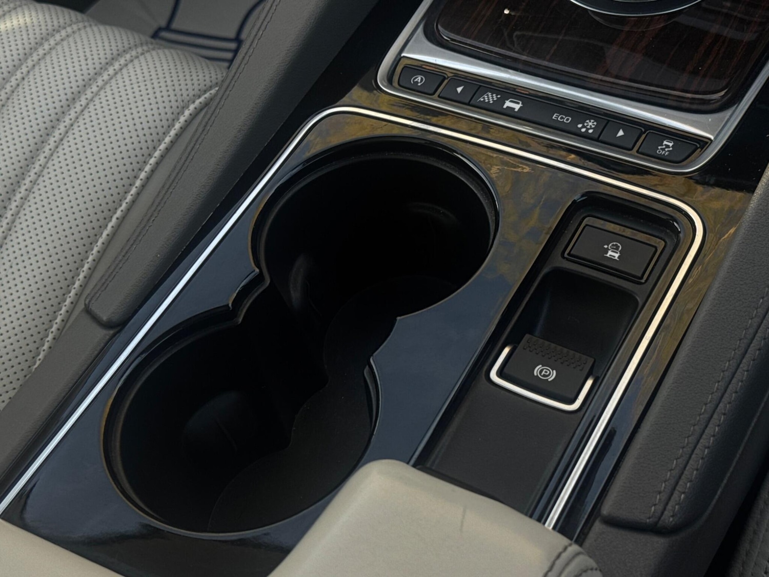 Used Jaguar F-Pace 2016 for sale - 77957568: Photo 27