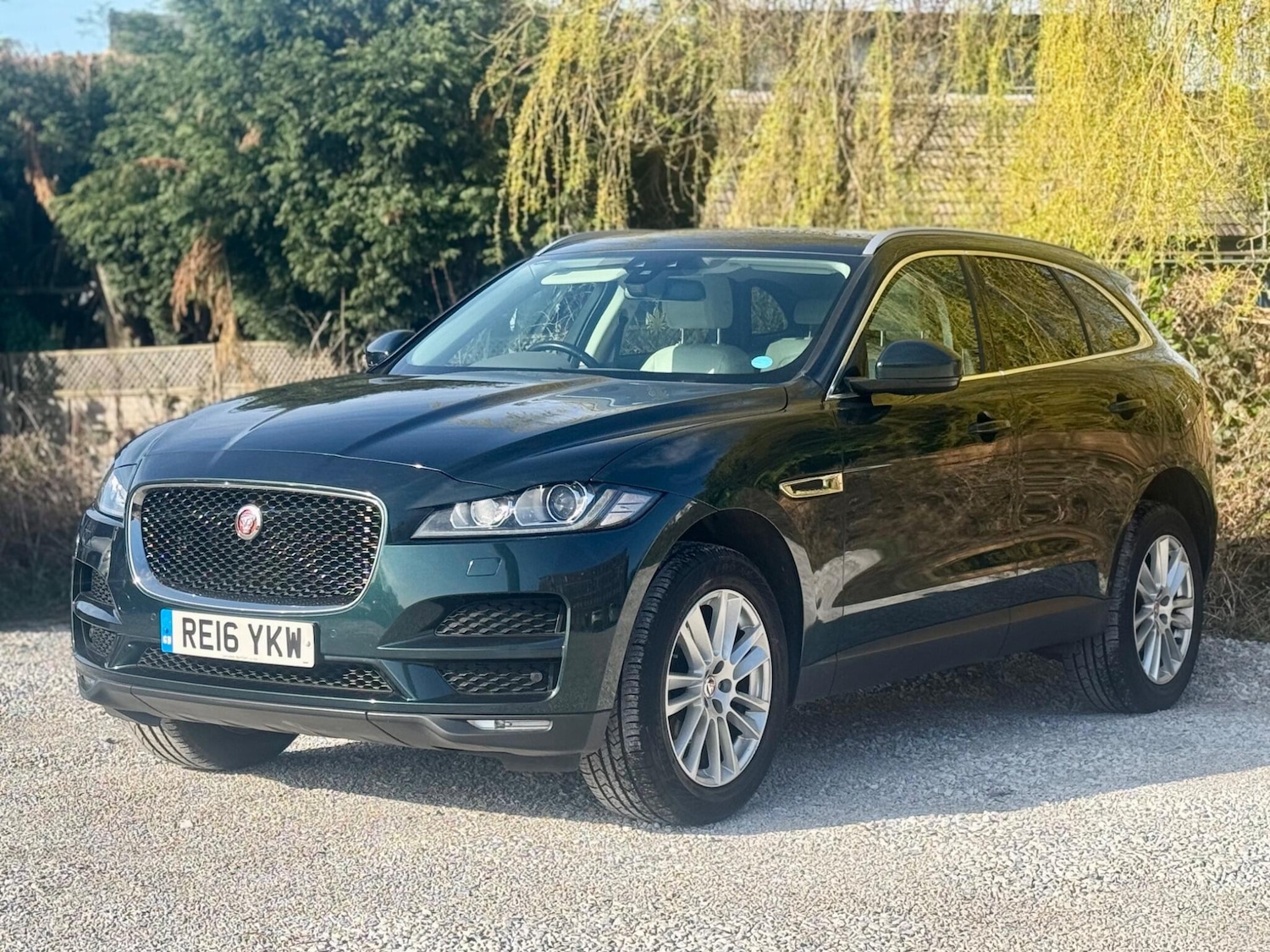 Used Jaguar F-Pace 2016 for sale - 77957568: Photo 4