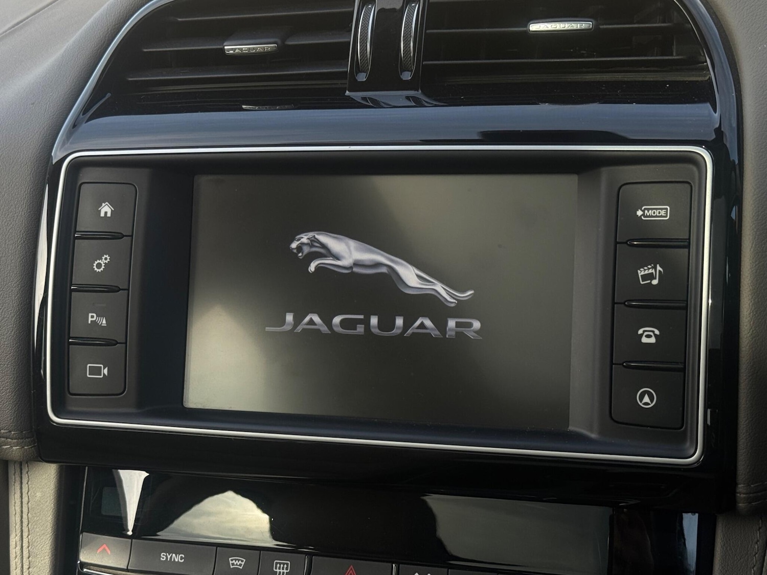 Used Jaguar F-Pace 2016 for sale - 77957568: Photo 51