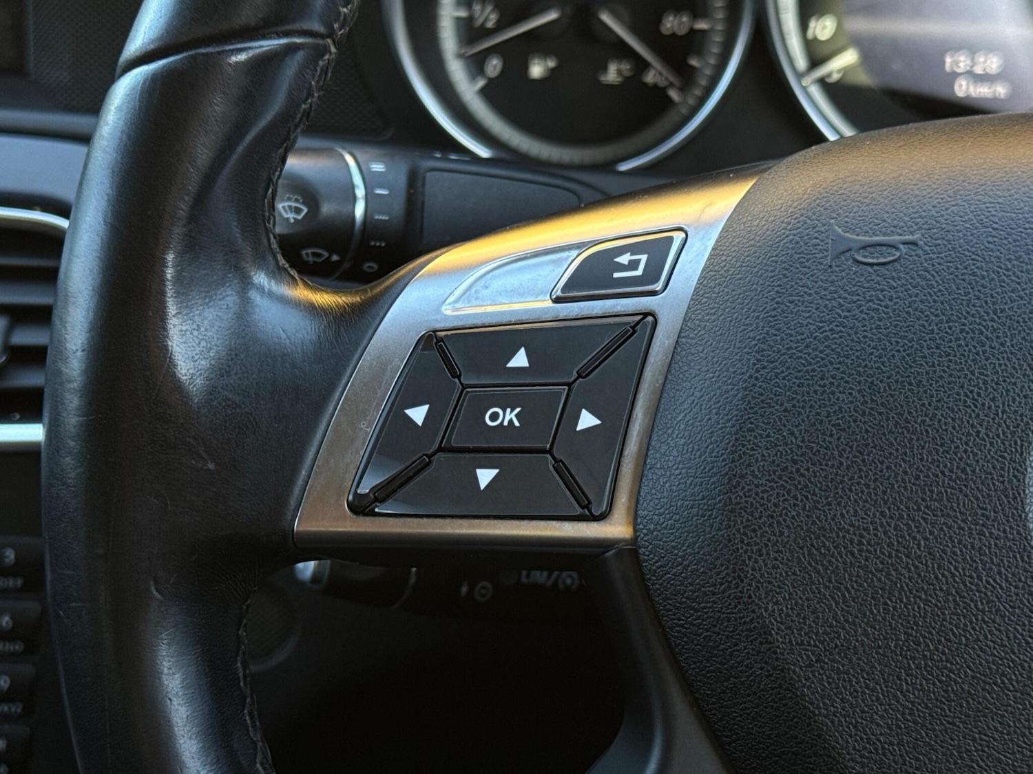 Used Mercedes-Benz C Class 2012 for sale - 76295953: Photo 31