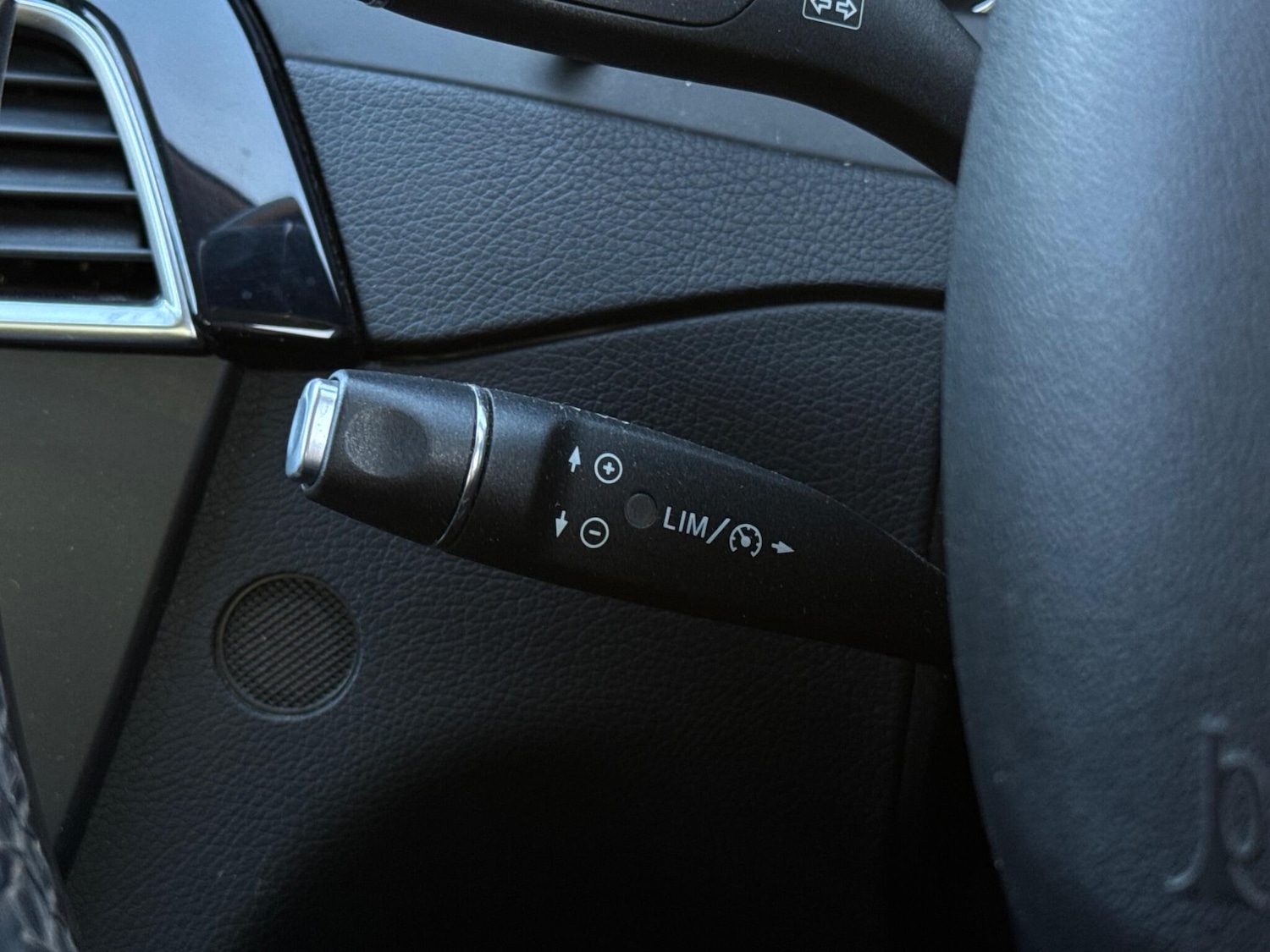 Used Mercedes-Benz C Class 2012 for sale - 76295953: Photo 35