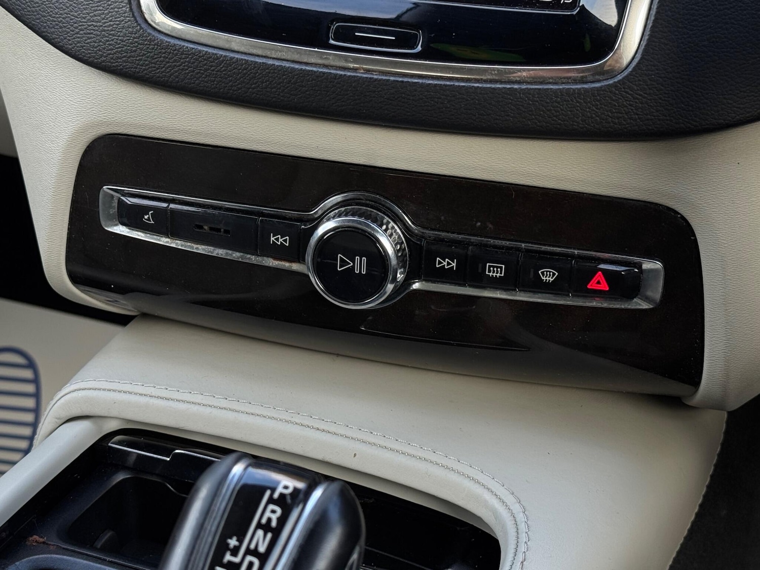 Used Volvo XC90 2017 for sale - 76997760: Photo 48