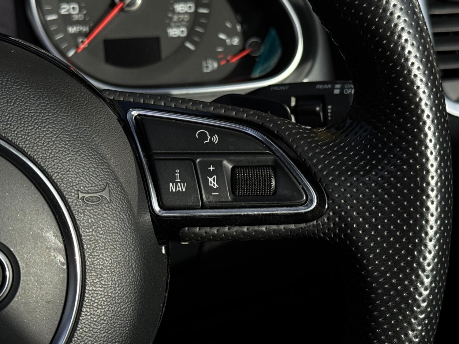 Used Audi Q7 2014 for sale - 76996271: Photo 37