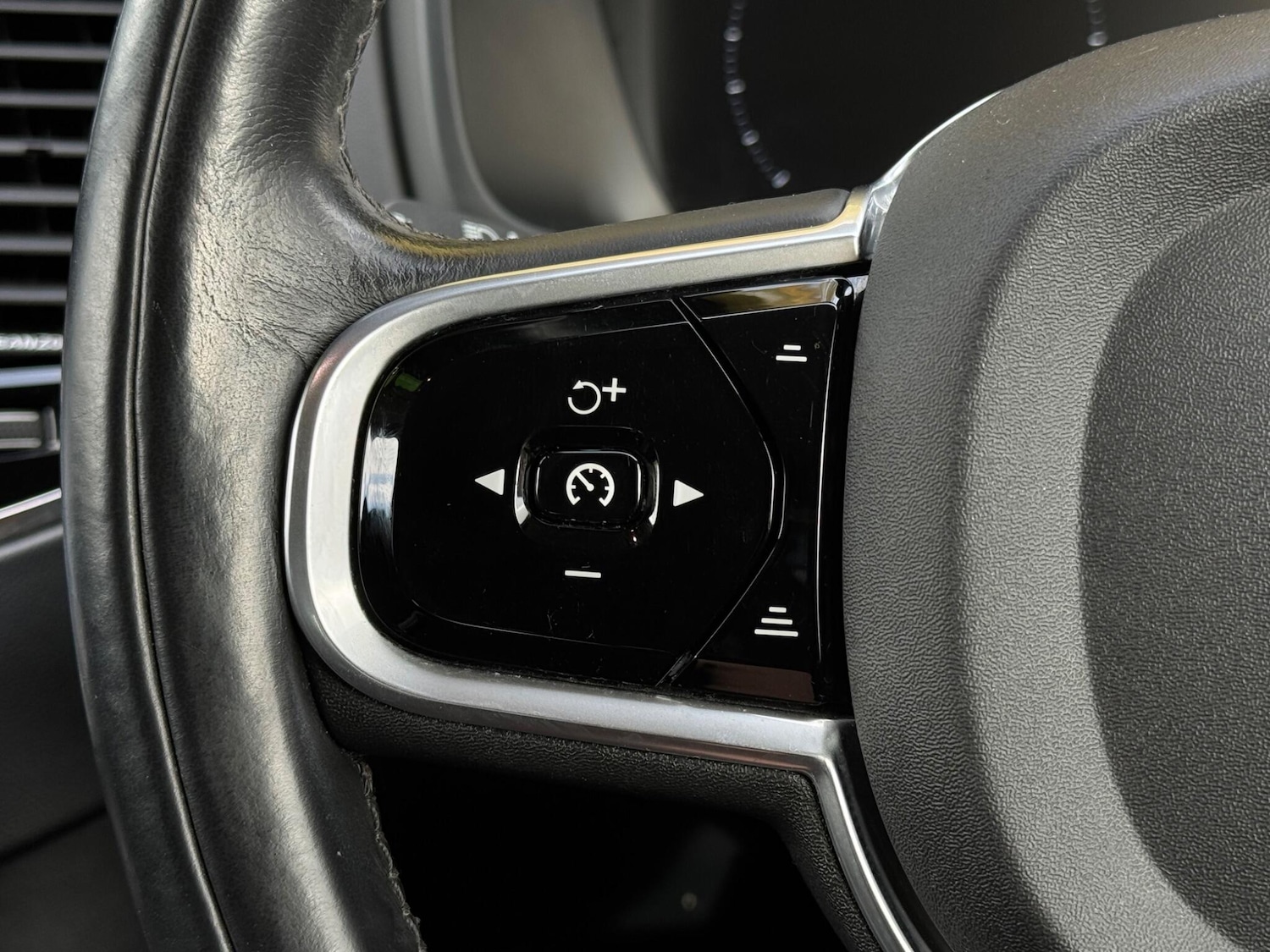 Used Volvo XC90 2015 for sale - 76201437: Photo 31