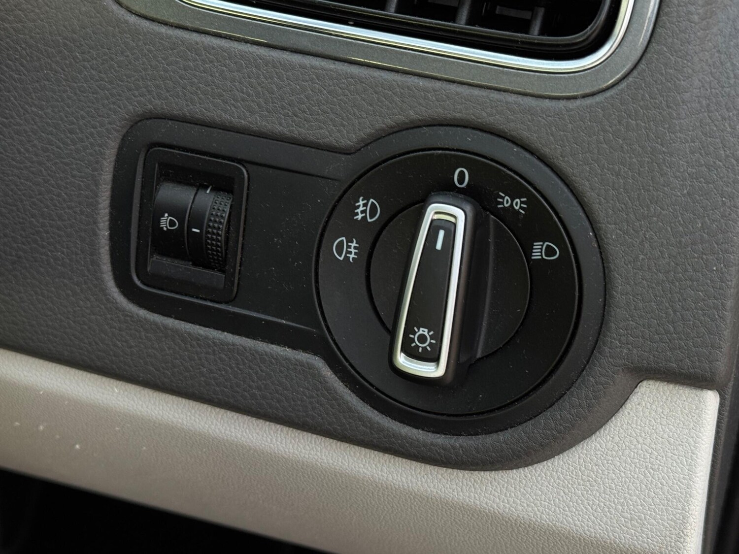 Used Volkswagen Polo 2015 for sale - 77066724: Photo 55