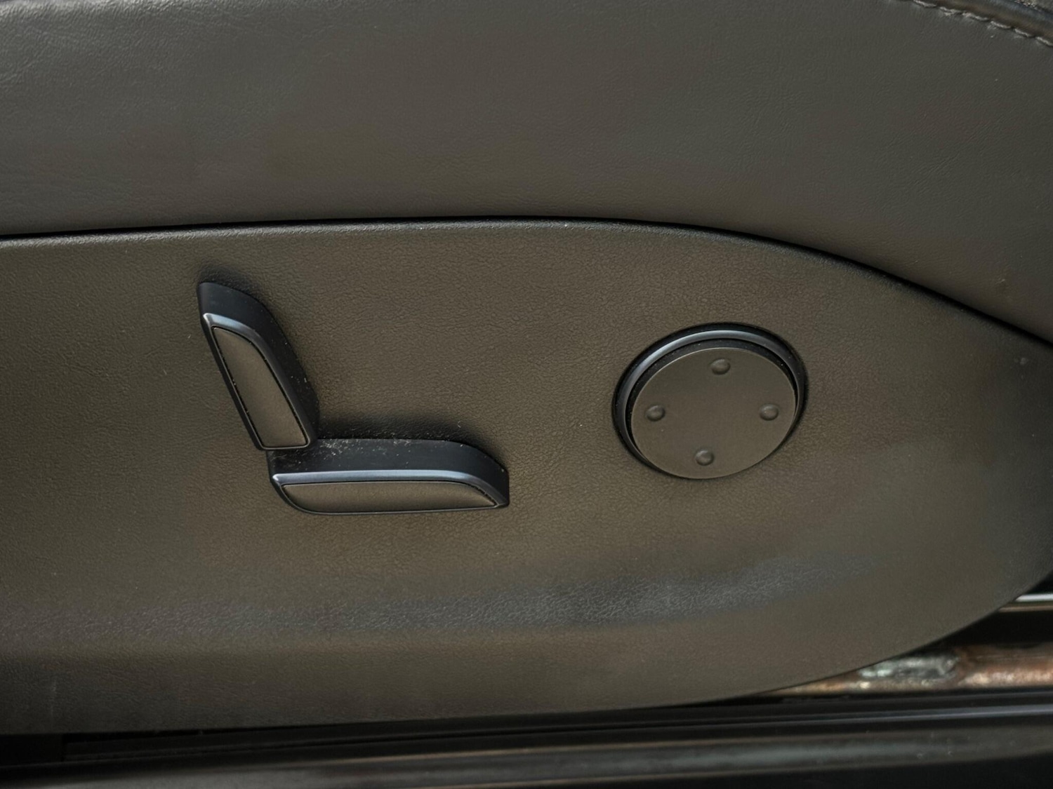 Used Tesla Model X 2018 for sale - 76727099: Photo 72