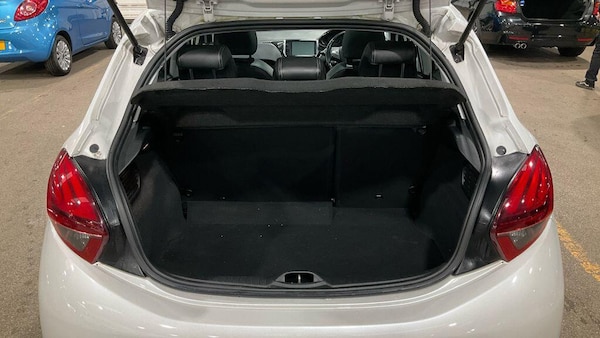 Used Peugeot 208 2015 for sale - 76295889: Photo 11