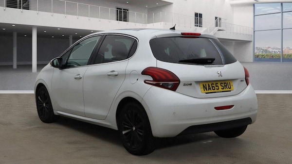 Used Peugeot 208 2015 for sale - 76295889: Photo 3