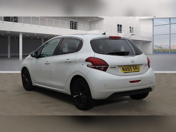 Used Peugeot 208 2015 for sale - 76295889: Photo