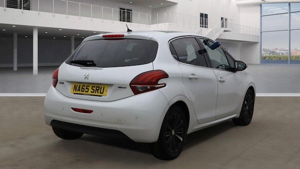 Used Peugeot 208 2015 for sale - 76295889: Photo 6