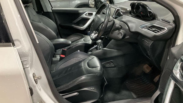 Used Peugeot 208 2015 for sale - 76295889: Photo 7