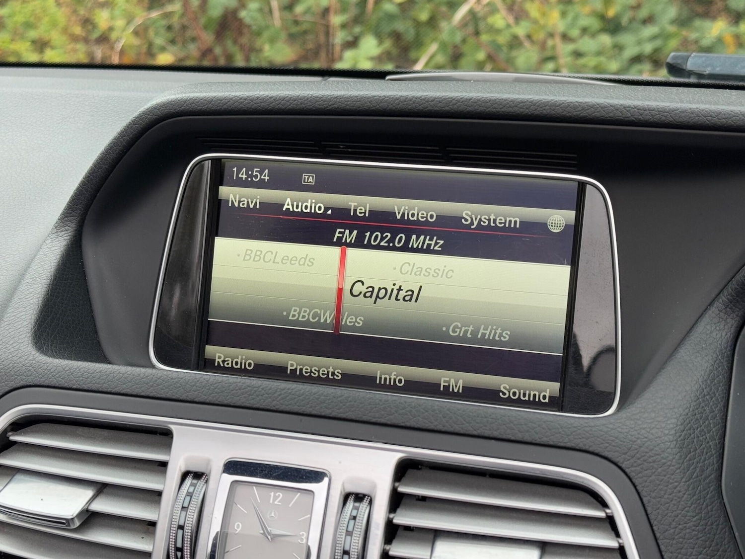 Used Mercedes-Benz E Class 2013 for sale - 76306262: Photo 49