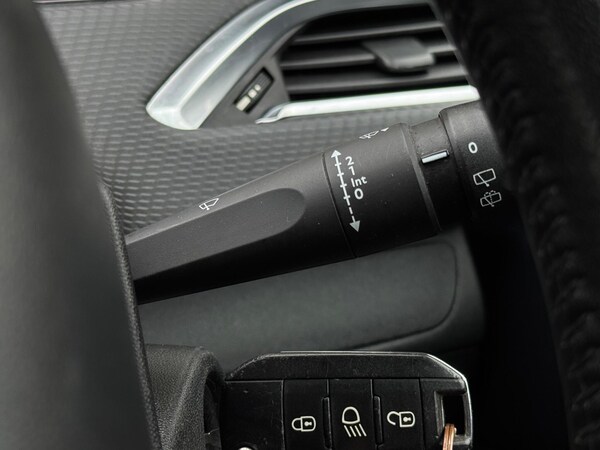 Used Peugeot 208 2018 for sale - 76179444: Photo 35