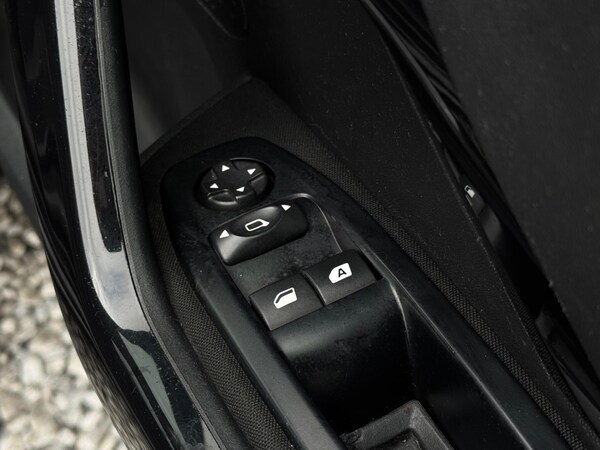 Used Peugeot 208 2018 for sale - 76179444: Photo 55