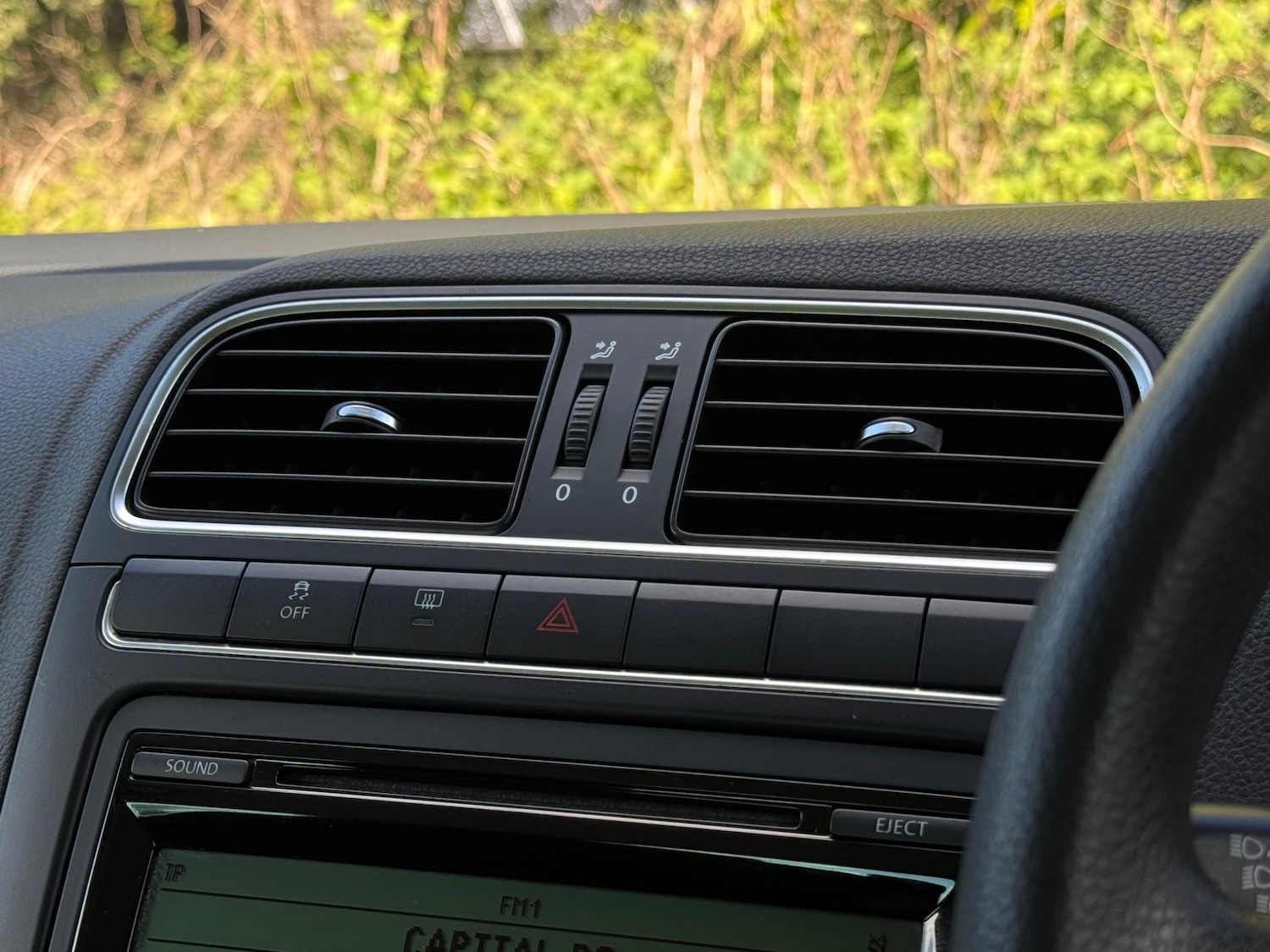 Used Volkswagen Polo 2011 for sale - 76753215: Photo 30