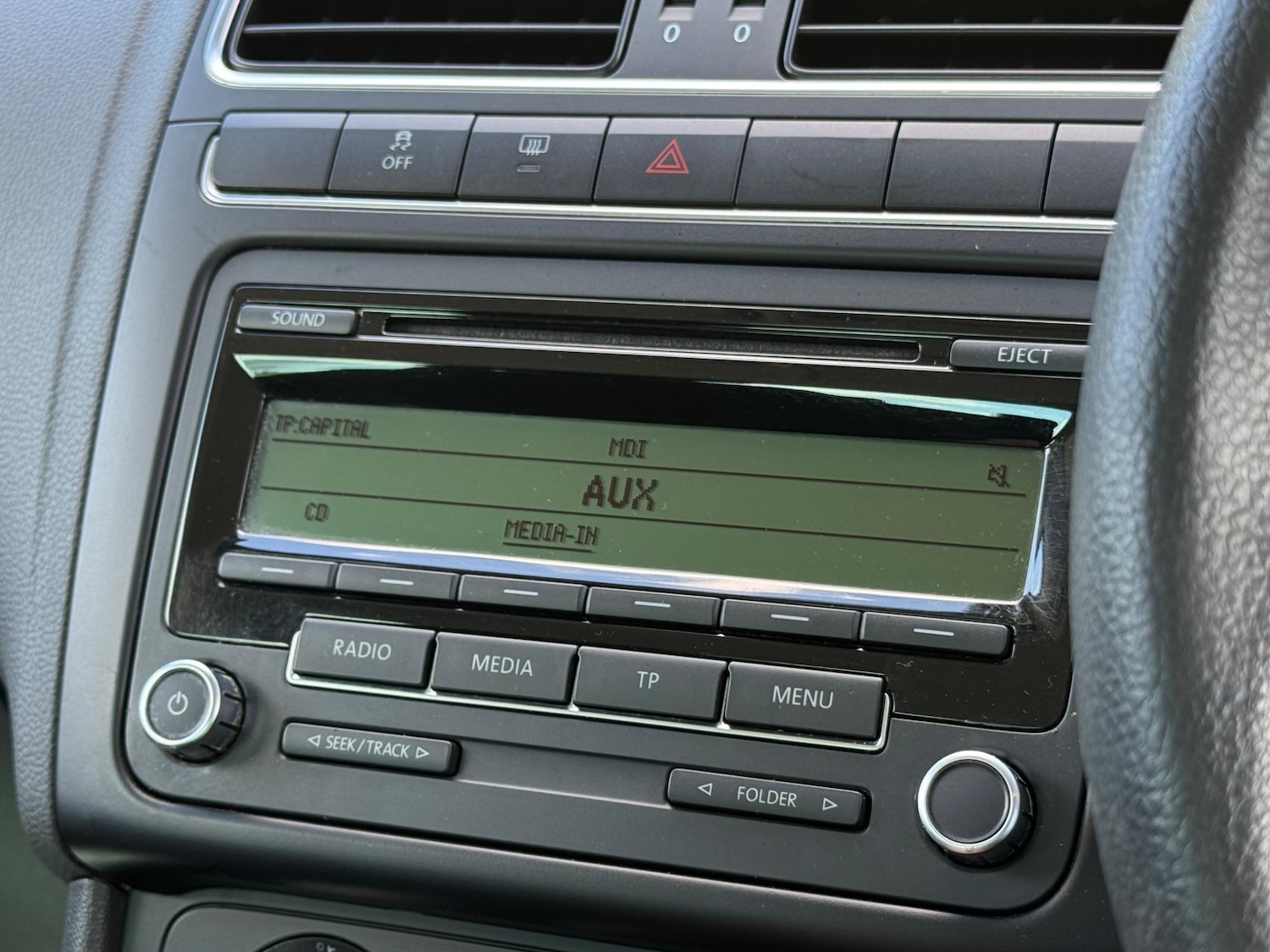 Used Volkswagen Polo 2011 for sale - 76753215: Photo 41