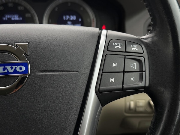 Used Volvo XC60 2009 for sale - 75657887: Photo 32