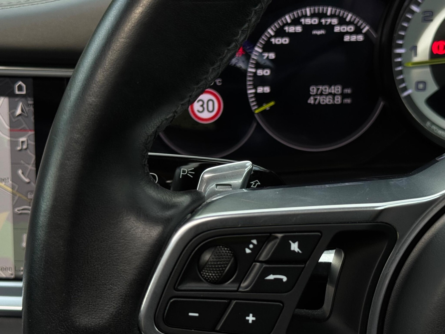 Used Porsche Panamera 2018 for sale - 76743065: Photo 28