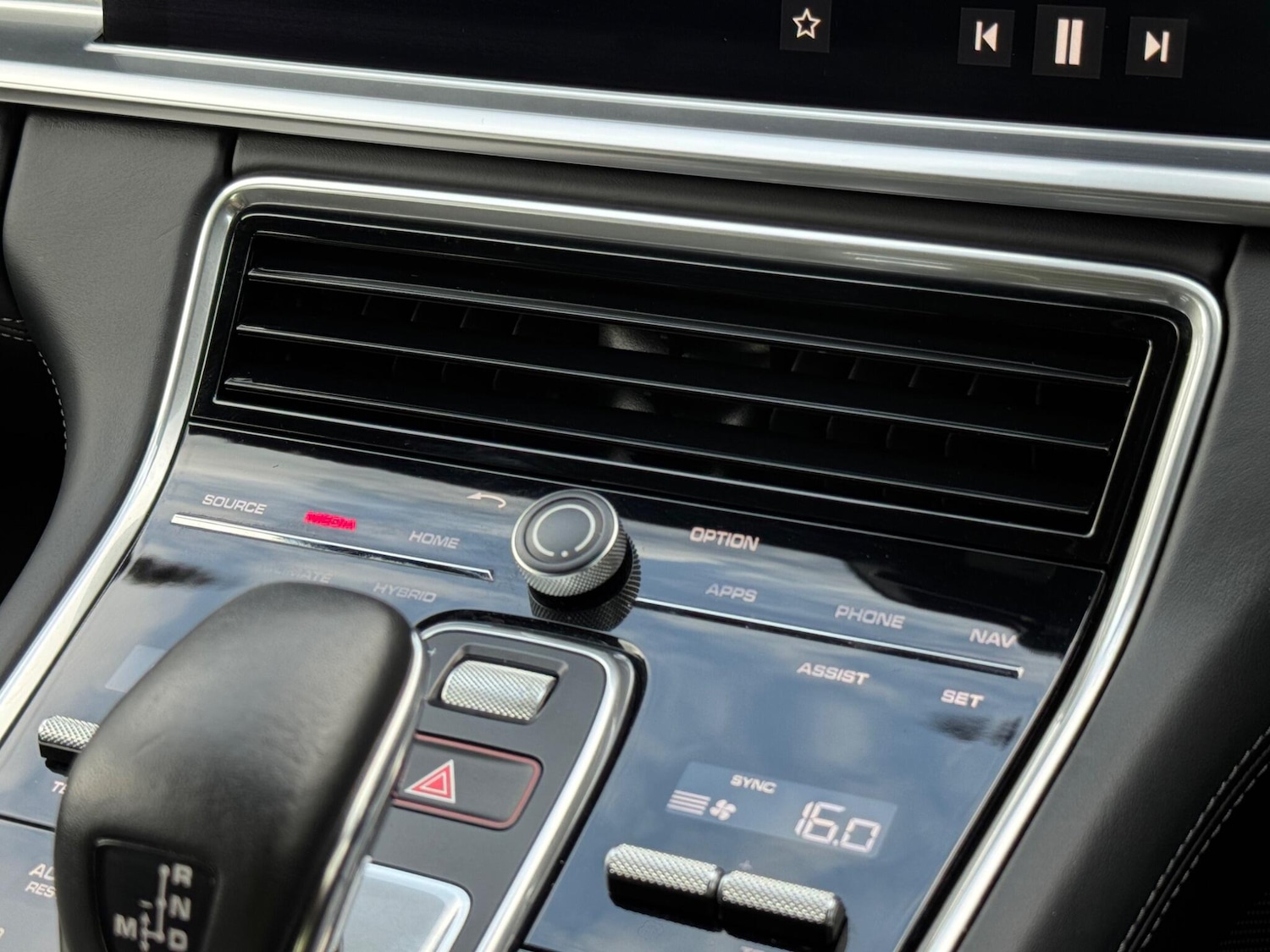 Used Porsche Panamera 2018 for sale - 76743065: Photo 38