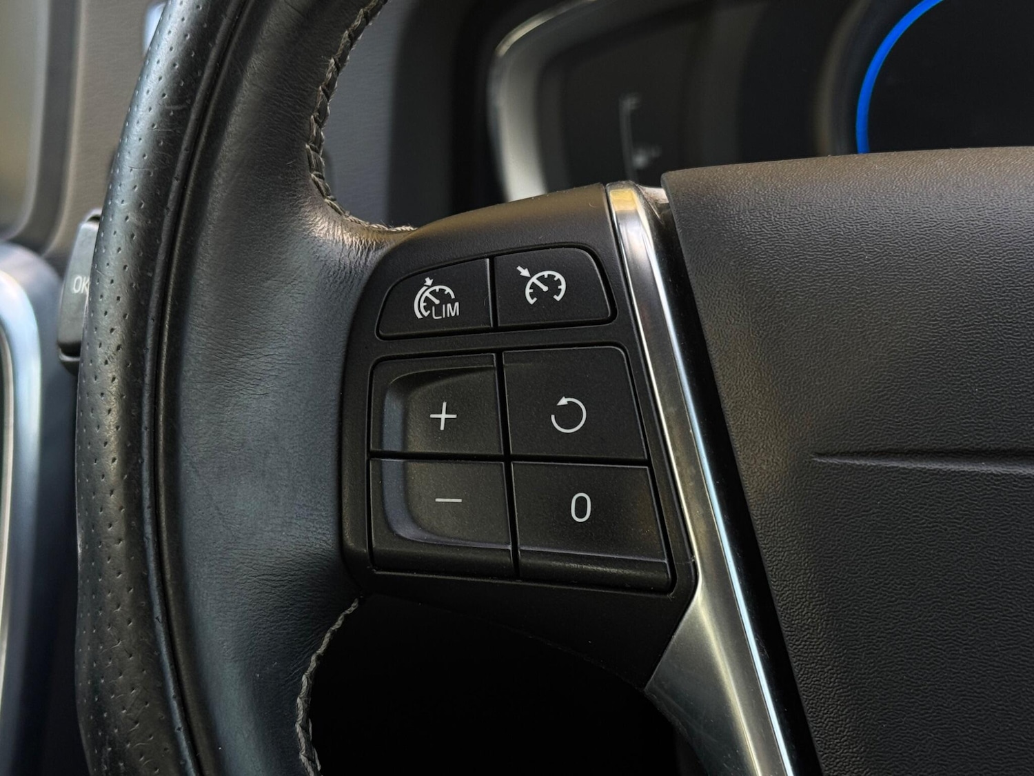 Used Volvo S60 for sale - 76408907: Photo 33