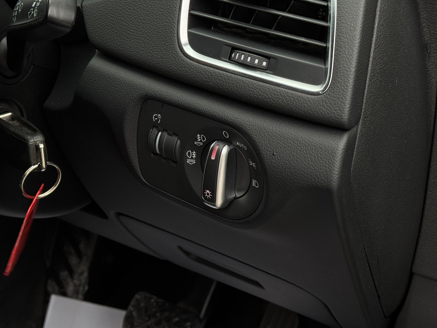 Used Audi Q3 2014 for sale - 77646239: Photo 50