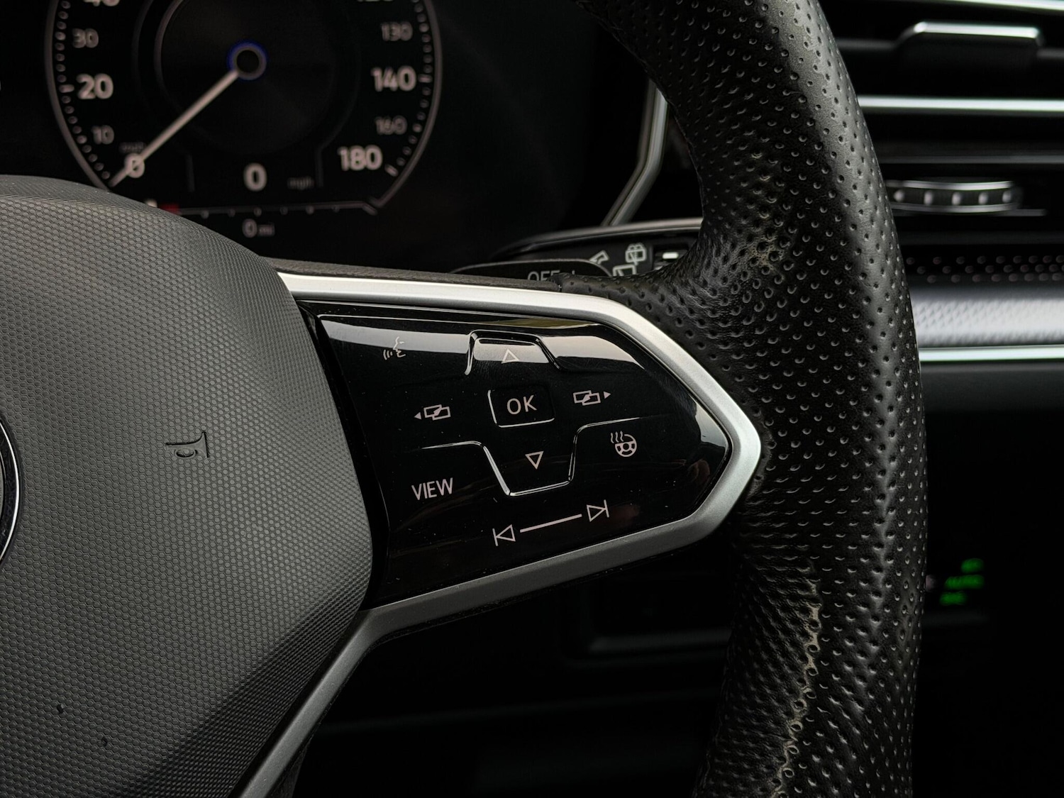 Used Volkswagen Touareg 2021 for sale - 76992277: Photo 32