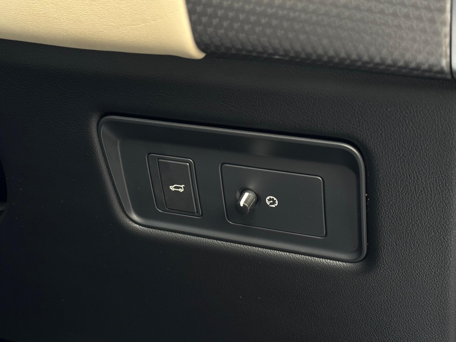 Used Land Rover Range Rover Sport 2015 for sale - 76824339: Photo 73