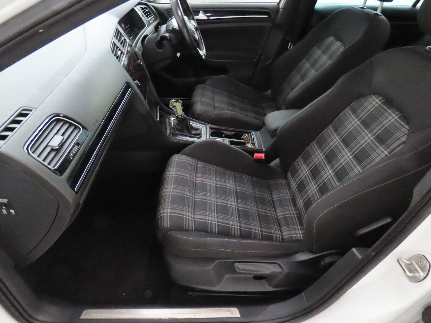 Used Volkswagen Golf 2014 for sale - 77344514: Photo 10