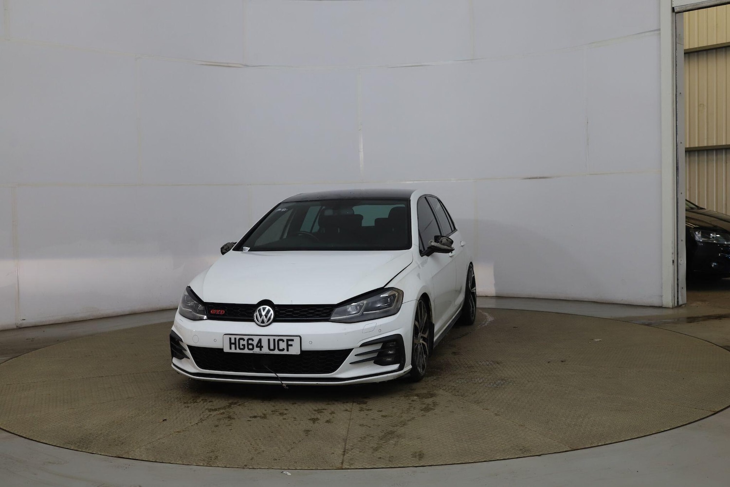 Used Volkswagen Golf 2014 for sale - 77344514: Photo 2