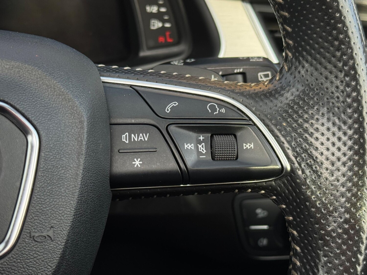 Used Audi Q7 2015 for sale - 76913160: Photo 38