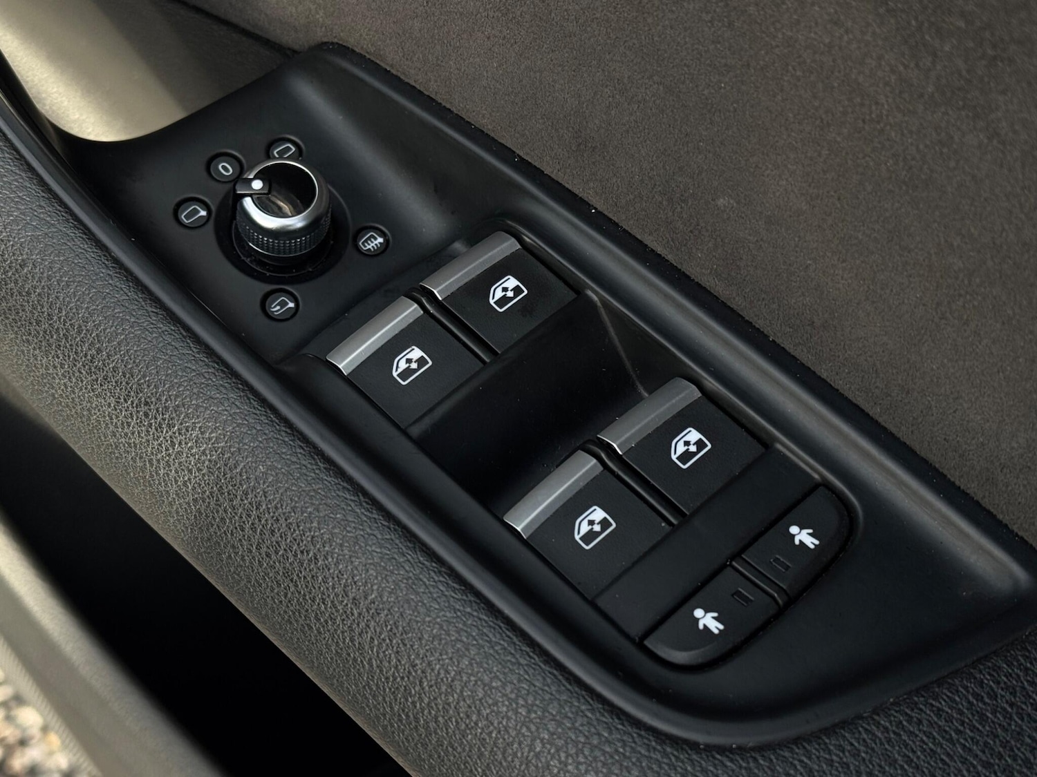 Used Audi Q7 2015 for sale - 76913160: Photo 78