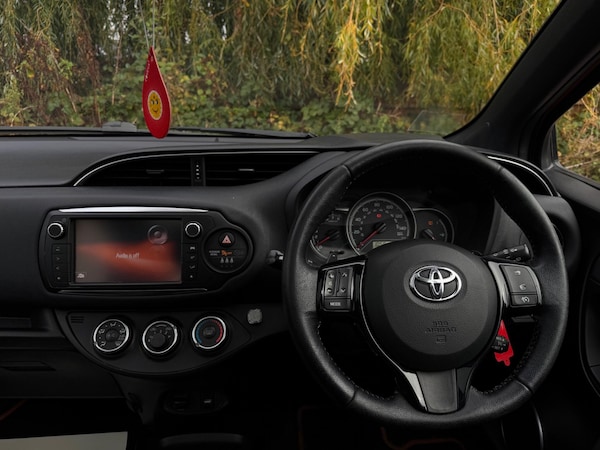 Used Toyota Yaris 2016 for sale - 76259370: Photo 30