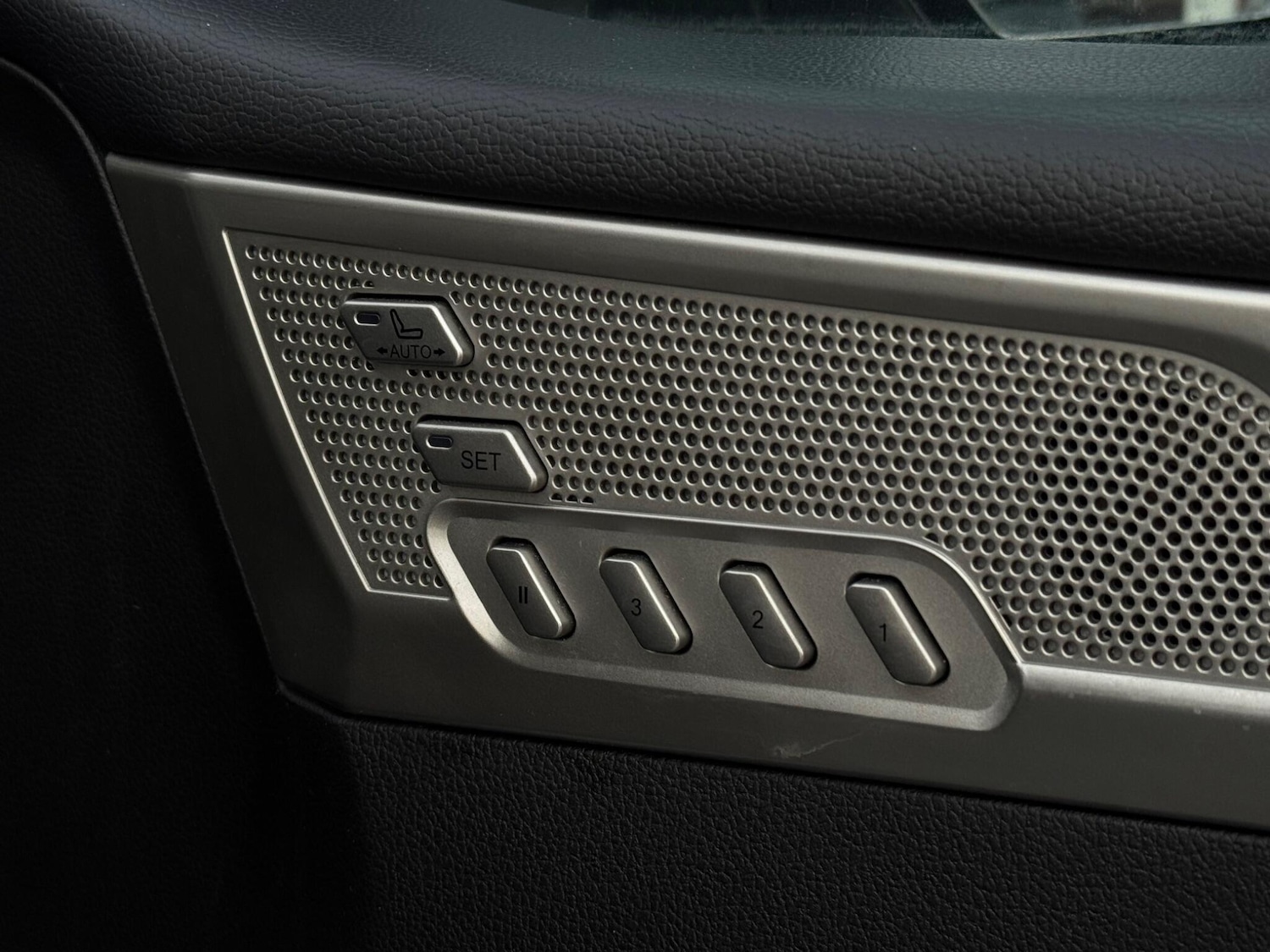 Used Ssangyong Rexton 2019 for sale - 76953472: Photo 59