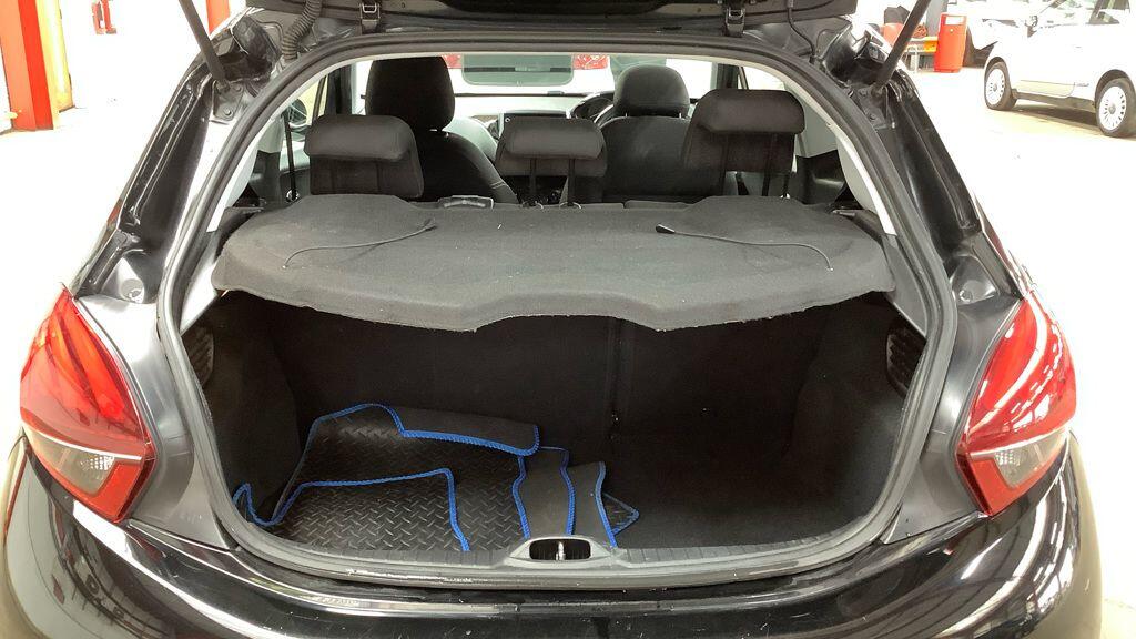 Used Peugeot 208 2017 for sale - 76122352: Photo 11