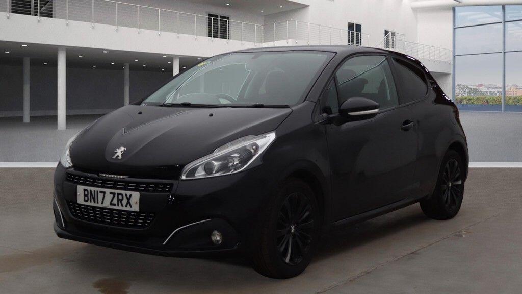Used Peugeot 208 2017 for sale - 76122352: Photo 2