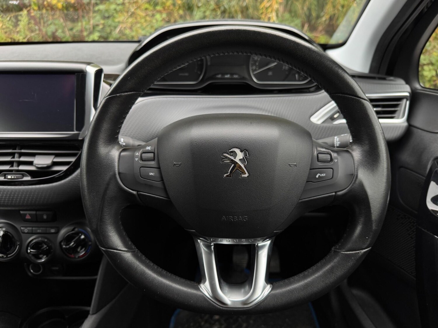 Used Peugeot 208 2017 for sale - 76122352: Photo 29