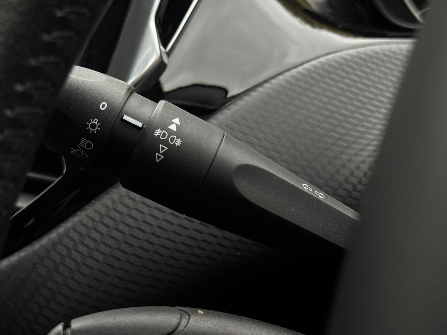 Used Peugeot 208 2017 for sale - 76122352: Photo 33