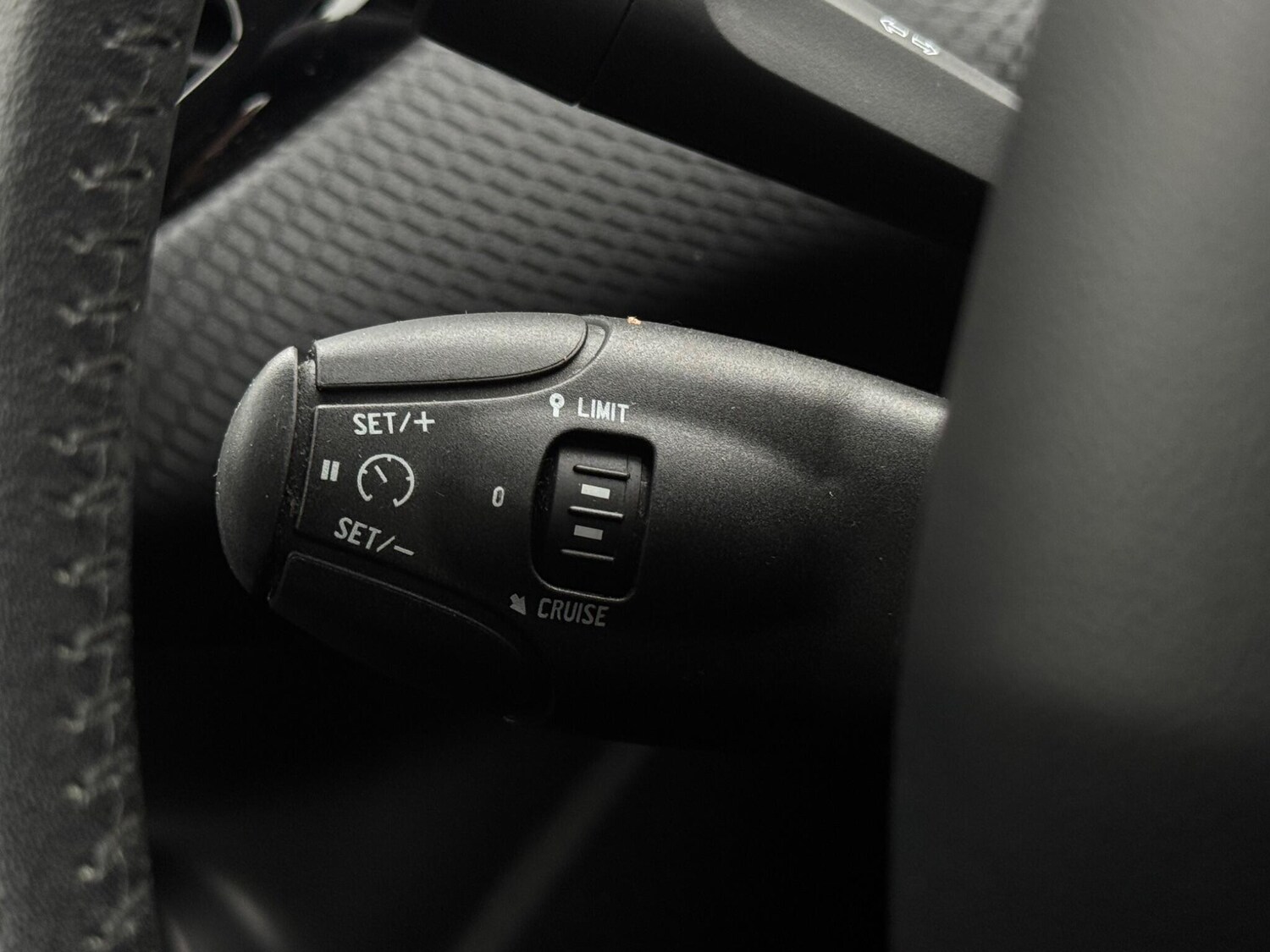 Used Peugeot 208 2017 for sale - 76122352: Photo 34